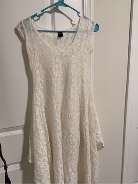 Sleeveless Asymmetrical Lace Dress in Ivory